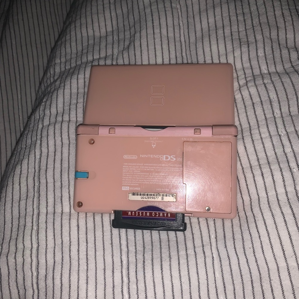 Nintendo DS Lite in Light Pink